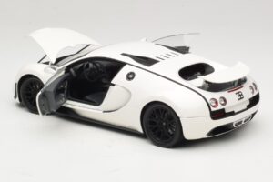 Bugatti Veyron Super Sport Valge Minichamps 1:18 100110844 Metall - pilt 5/8
