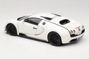 Bugatti Veyron Super Sport Valge Minichamps 1:18 100110844 Metall - pilt 7/8