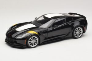 Chevrolet Corvette C7 Grand Sport Must Valgete Triipudega AUTOart 1:18 71273 Komposiit