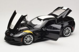 Chevrolet Corvette C7 Grand Sport Must Valgete Triipudega AUTOart 1:18 71273 Komposiit - pilt 2/8
