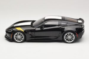 Chevrolet Corvette C7 Grand Sport Must Valgete Triipudega AUTOart 1:18 71273 Komposiit - pilt 4/8