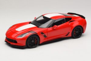 Chevrolet Corvette C7 Grand Sport Punane Valgete Triipudega AUTOart 1:18 71274 Komposiit