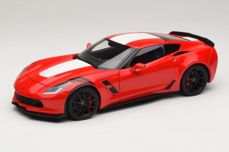 Chevrolet Corvette C7 Grand Sport Punane Valgete Triipudega AUTOart 1:18 71274 Komposiit