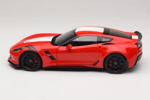 Chevrolet Corvette C7 Grand Sport Punane Valgete Triipudega AUTOart 1:18 71274 Komposiit - pilt 4/8