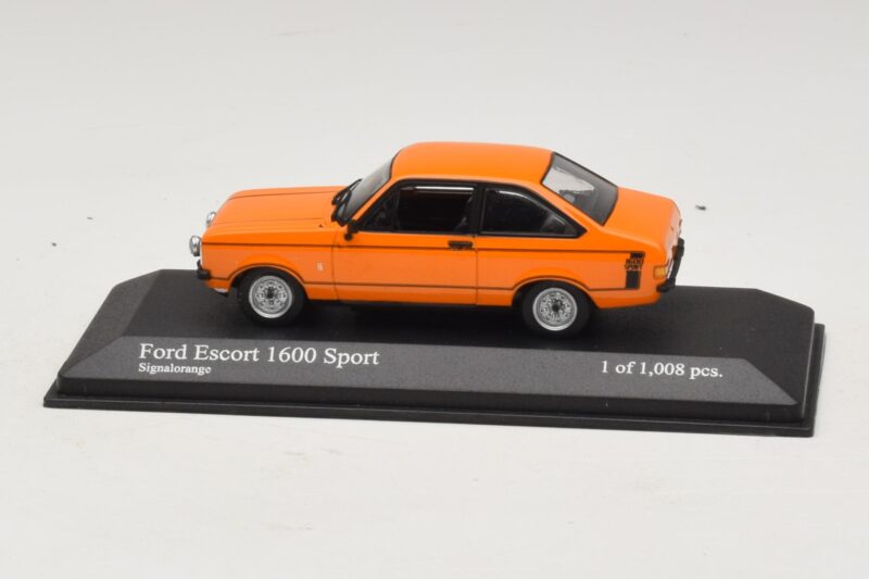 Ford Escort 1600 Sport Mk2 Oranž Minichamps 1:43 Ford Escort 1600 Sport Mk2 Oranž Minichamps 1:43 400084471 Metall