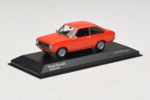 Ford Escort Mk2 Spanish Red Minichamps 1:43 400084100 Metall - pilt 2/4