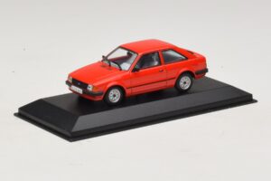 Ford Escort Mk3 3-uksega Punane Minichamps 1:43 400085000 Metall - pilt 2/4