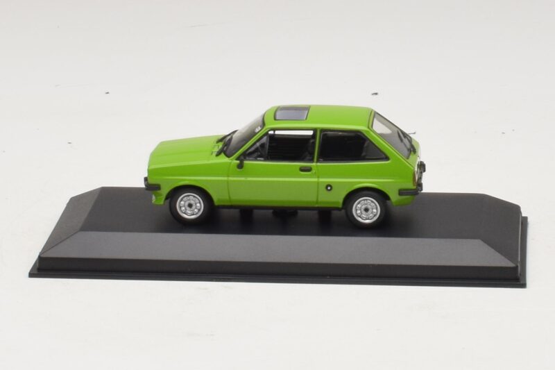 Ford Fiesta Mk1 Helerohe Maxichamps 1:43 Ford Fiesta Mk1 Helerohe Maxichamps 1:43 940085100 Metall