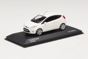Ford Fiesta Mk6 Valge Minichamps 1:43 400088002 Metall - pilt 2/4