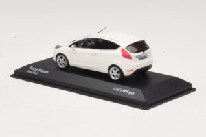 Ford Fiesta Mk6 Valge Minichamps 1:43 400088002 Metall - pilt 3/4