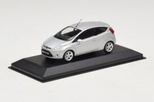 Ford Fiesta Mk7 Moondust Silver Metallic Minichamps 1:43 403088003 Metall - pilt 2/4
