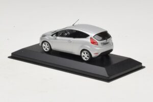 Ford Fiesta Mk7 Moondust Silver Metallic Minichamps 1:43 403088003 Metall - pilt 3/4