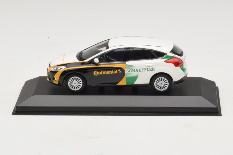 Ford Focus Bensiini Tehnoloogiaauto Continental Schaeffler Asenduskarp Minichamps 1:43 AB65A-R1 Metall