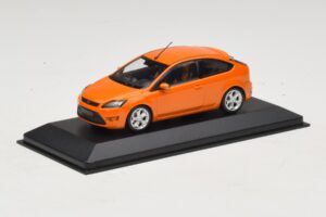 Ford Focus ST Mk2 Electric Orange Asenduskarp Minichamps 1:43 400087302-R1 Metall - pilt 2/4