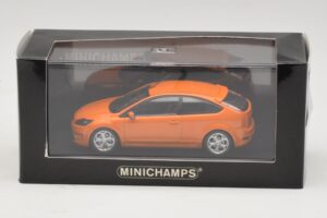 Ford Focus ST Mk2 Electric Orange Asenduskarp Minichamps 1:43 400087302-R1 Metall - pilt 4/4
