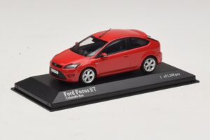 Ford Focus ST Mk2 Punane Minichamps 1:43 400087301 Metall - pilt 2/4