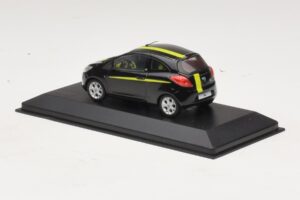 Ford Ka Mk2 Must Kollane Minichamps 1:43 400088200 Metall - pilt 4/5