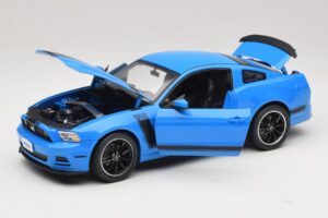 Ford Mustang Boss 302 S197 Sinine Shelby Collectibles 1:18 25414S Metall - pilt 2/8
