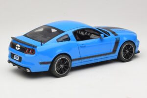 Ford Mustang Boss 302 S197 Sinine Shelby Collectibles 1:18 25414S Metall - pilt 3/8