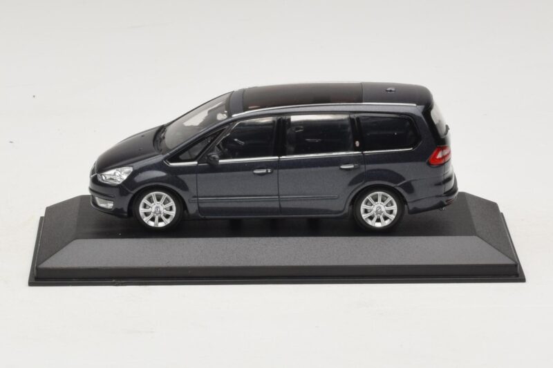 Ford S-Max Dark Grey Metallic Minichamps 1:43 Ford S-Max Dark Grey Metallic Minichamps 1:43 400085400-P1 Metall