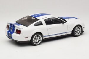 Ford Shelby Cobra GT500 Concept Valge Sinise Triibuga AUTOart 1:18 73052 Metall - pilt 3/8