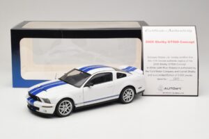 Ford Shelby Cobra GT500 Concept Valge Sinise Triibuga AUTOart 1:18 73052 Metall - pilt 8/8