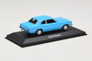 Ford Taunus TC Coupé Helesinine Maxichamps 1:43 940081301 Metall - pilt 2/4