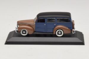 Ford V8 De Luxe Woody Station Wagon Pruun Sinine Minichamps 1:43 400082112 Metall