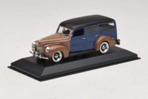 Ford V8 De Luxe Woody Station Wagon Pruun Sinine Minichamps 1:43 400082112 Metall - pilt 2/4