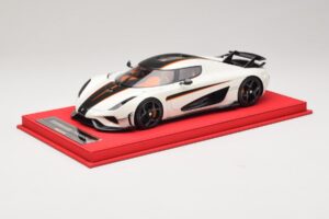 Koenigsegg Regera Valge Musta Süsinikuga FrontiArt 1:18 REMC043 Vaik