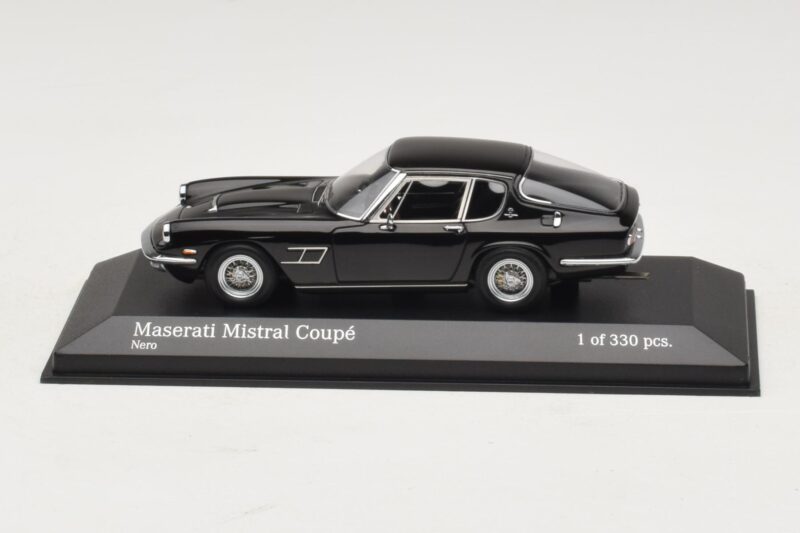 Maserati Mistral Must Minichamps 1:43 Maserati Mistral Must Minichamps 1:43 437123421 Metall