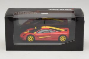 McLaren F1 Punane Kollaste Triipudega Minichamps 1:43 MCLAREN006 Metall - pilt 4/4