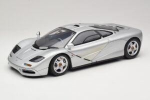 McLaren F1 Hõbe Minichamps 1:12 530133123 Metall