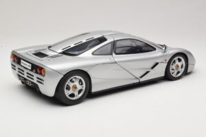 McLaren F1 Hõbe Minichamps 1:12 530133123 Metall - pilt 3/8