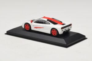 McLaren F1 Valge Punaste Triipudega Minichamps 1:43 MCLAREN003 Metall - pilt 2/4
