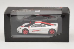 McLaren F1 Valge Punaste Triipudega Minichamps 1:43 MCLAREN003 Metall - pilt 3/4