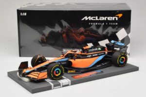 McLaren MCL36 #3 D. Ricciardo Bahrain GP 2022 Minichamps 1:18 537221803 Metall - pilt 2/7