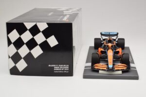 McLaren MCL36 #3 D. Ricciardo Bahrain GP 2022 Minichamps 1:18 537221803 Metall - pilt 3/7