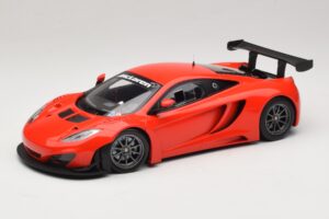 McLaren MP4-12C GT3 Punane 2013 Minichamps 1:18 151121392 Metall