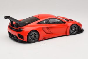 McLaren MP4-12C GT3 Punane 2013 Minichamps 1:18 151121392 Metall - pilt 2/6