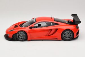 McLaren MP4-12C GT3 Punane 2013 Minichamps 1:18 151121392 Metall - pilt 3/6