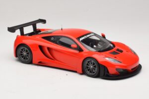 McLaren MP4-12C GT3 Punane 2013 Minichamps 1:18 151121392 Metall - pilt 4/6