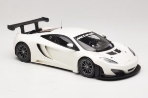 McLaren MP4-12C GT3 Valge 2013 Minichamps 1:18 151121394 Metall - pilt 4/6