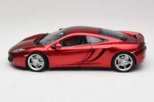 McLaren MP4-12C Punane Metallik Minichamps 1:18 110133022 Metall - pilt 4/8