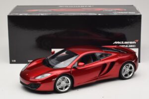 McLaren MP4-12C Punane Metallik Minichamps 1:18 110133022 Metall - pilt 8/8