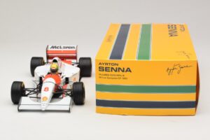 McLaren MP4/8 Ford #8 A. Senna Winner European GP 1993 Minichamps 1:18 540931818 Metall - pilt 3/7