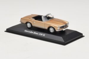 Mercedes 230 SL W113 Kuldne Metallik Maxichamps 1:43 940032230 Metall - pilt 3/4