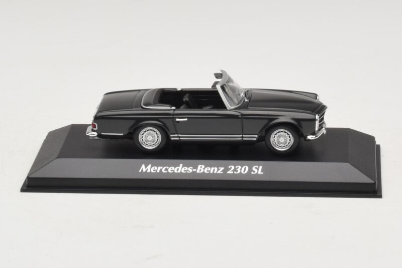 Mercedes 230 SL W113 Hall Maxichamps 1:43 Mercedes 230 SL W113 Hall Maxichamps 1:43 94003231 Metall