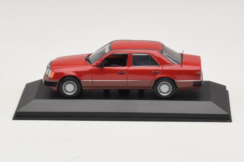 Mercedes 300D W124 Turbo Punane Minichamps 1:43 Mercedes 300D W124 Turbo Punane Minichamps 1:43 3210 Metall