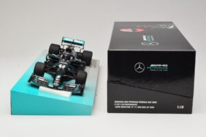 Mercedes AMG Petronas W11 EQ Performance #44 L. Hamilton 91st F1 Win Eifel GP 2020 Minichamps 1:18 113201144 Metall - pilt 6/6